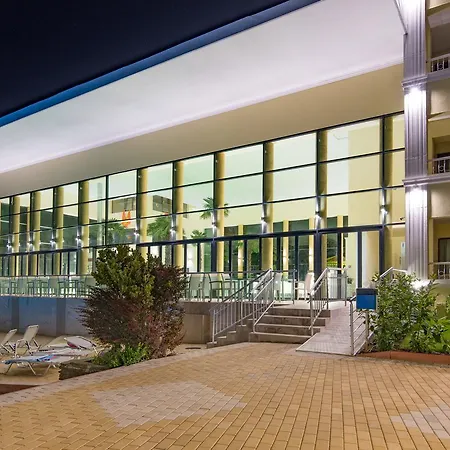 Hotel Perla Gold ホテル プリモルスコ