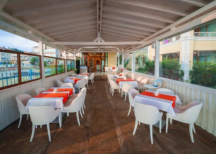 Hotel Perla Gold ホテル 5*